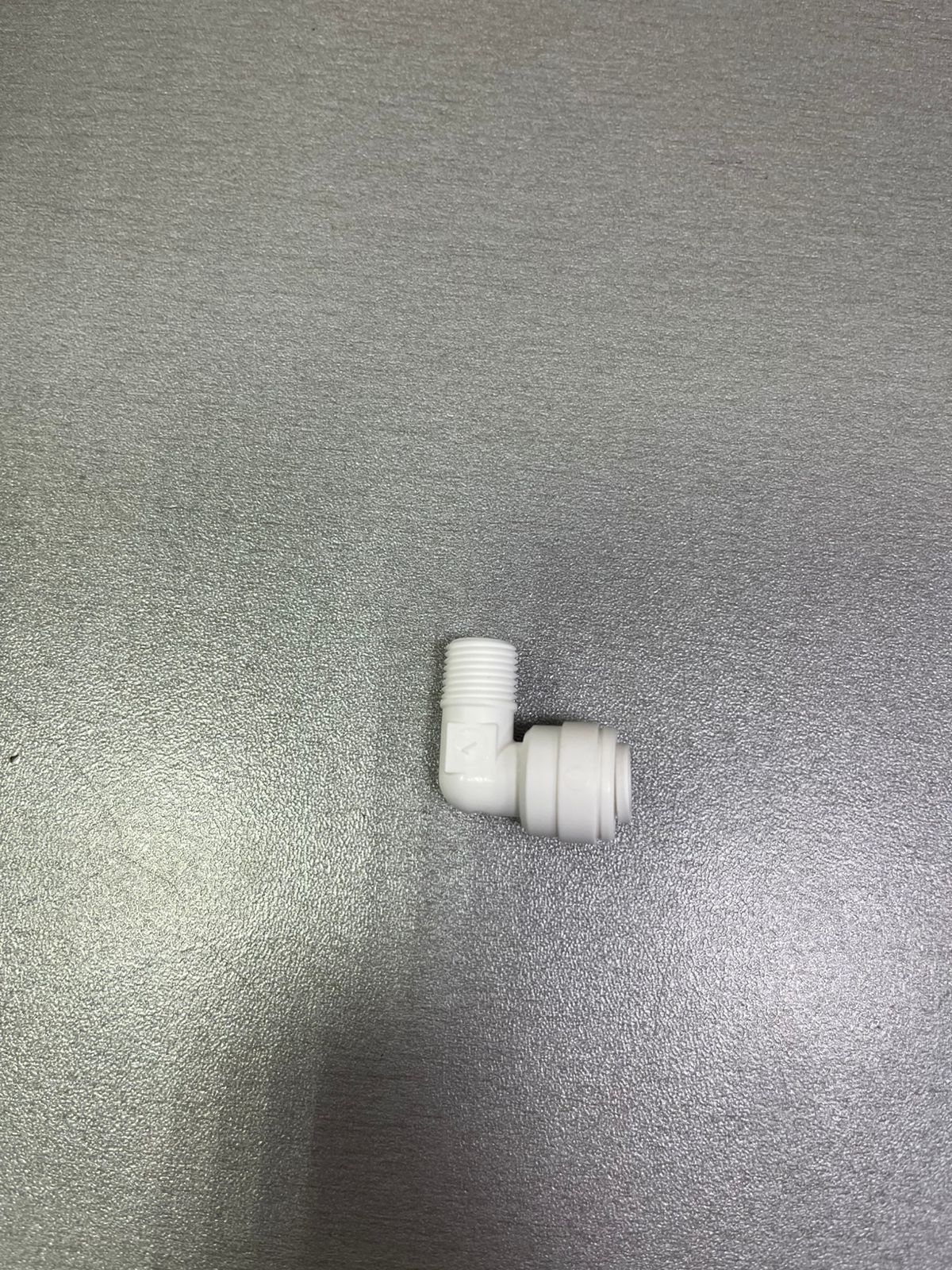 Уголок 1/4 трубка * 1/8 наружняя  4ME2 (1/4"-1/8") 